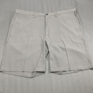 Haggar 42 Shorts Gray White Seersucker Polished Resort Golf Country Club Core 42